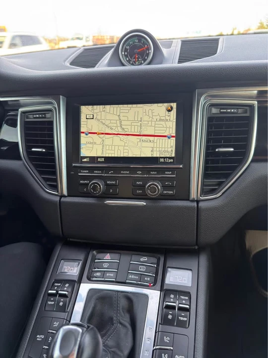 2016 Porsche Macan S - Image 4 of 8