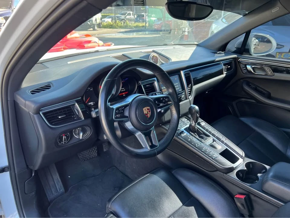 2016 Porsche Macan S - Image 17 of 19