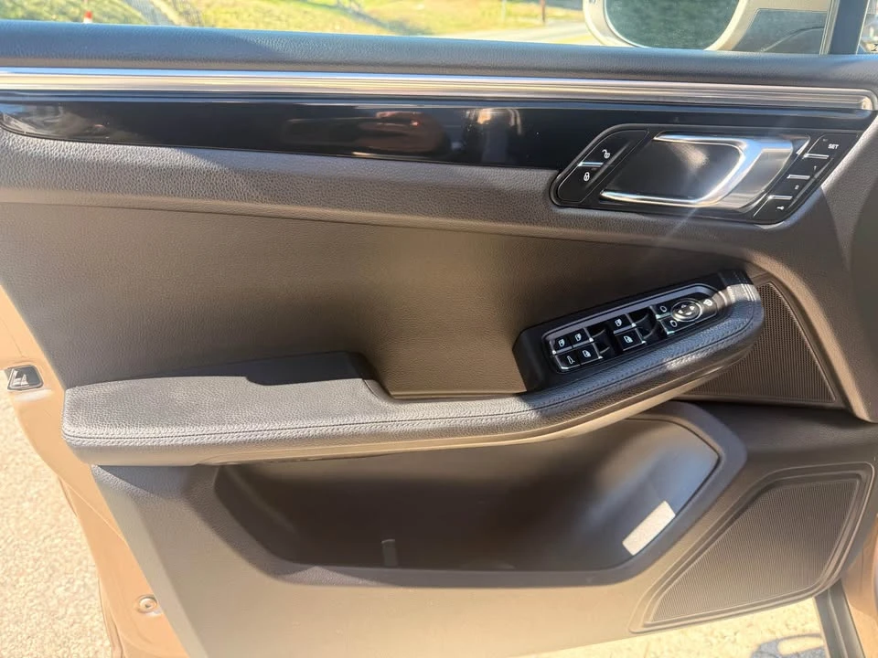 2016 Porsche Macan S - Image 10 of 17