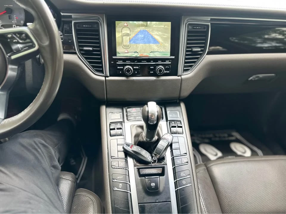 2016 Porsche Macan S - Image 9 of 10