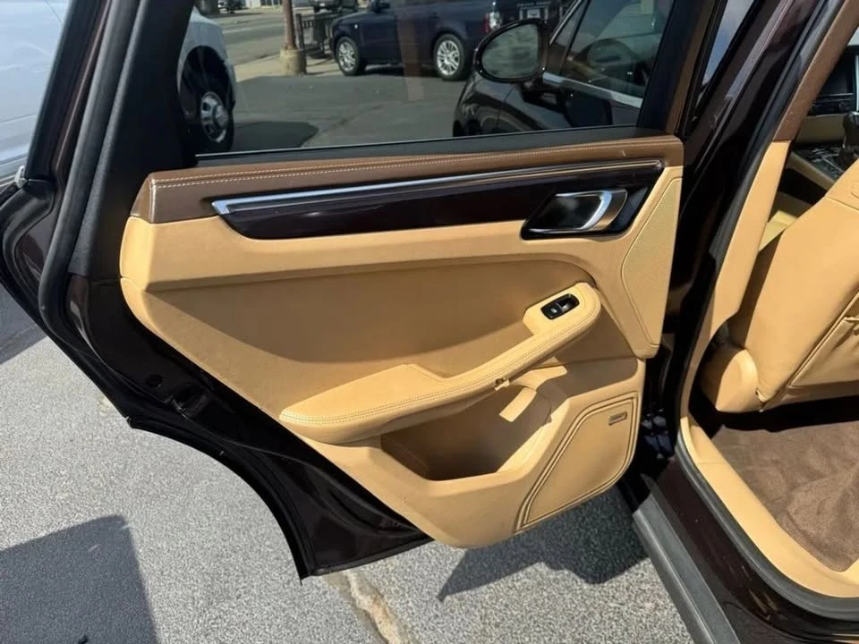 2016 Porsche Macan S - Image 11 of 20