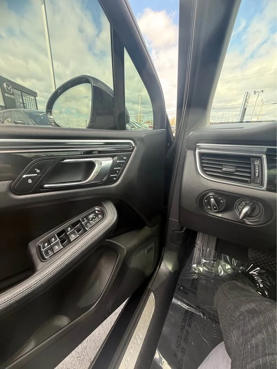 2016 Porsche Macan S - Image 14 of 15