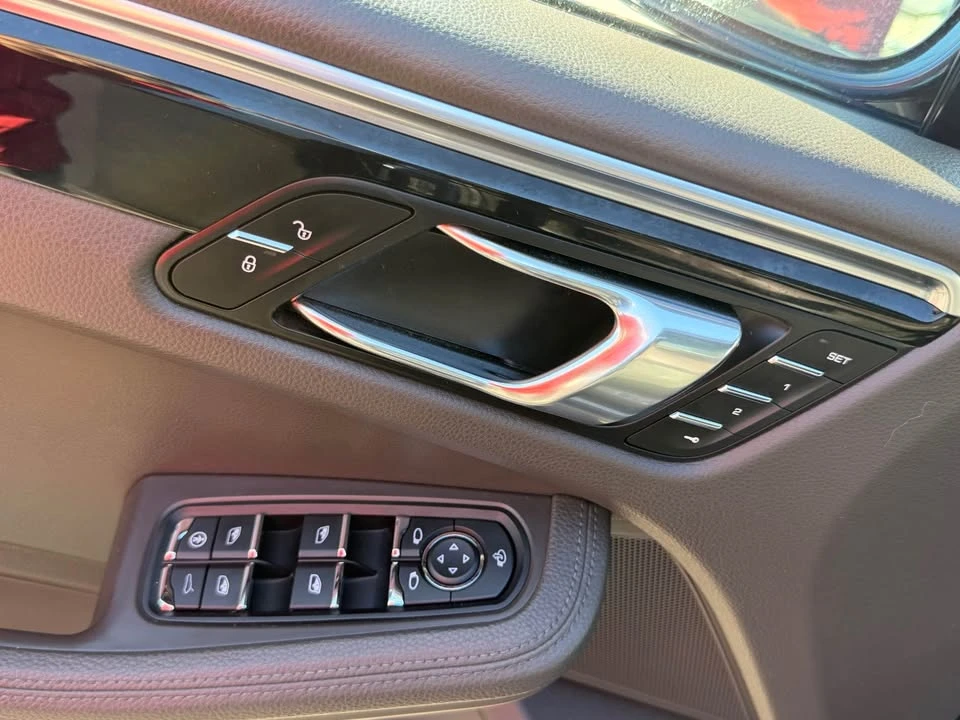 2016 Porsche Macan S - Image 9 of 12