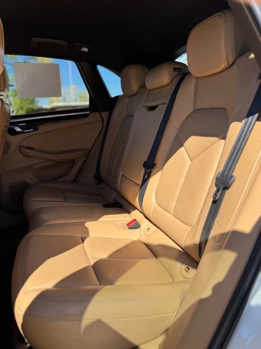2016 Porsche Macan S - Image 17 of 18