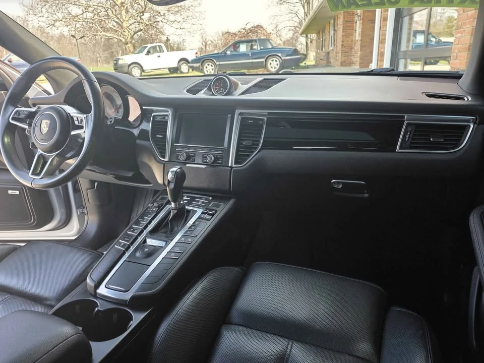 2016 Porsche Macan S - Image 10 of 16