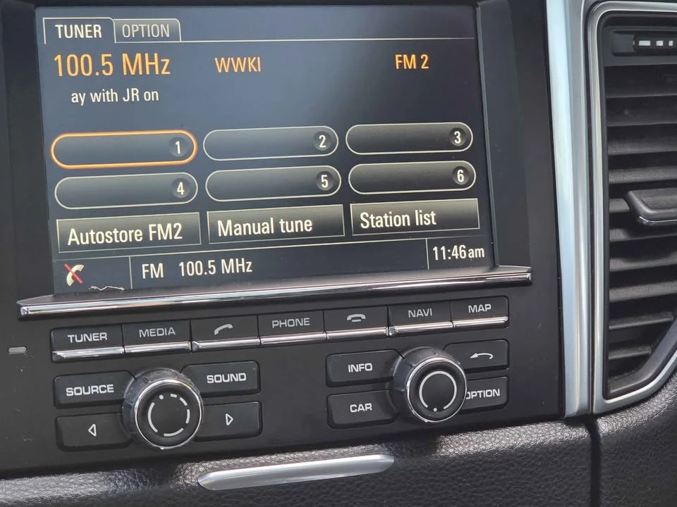 2016 Porsche Macan S - Image 15 of 16