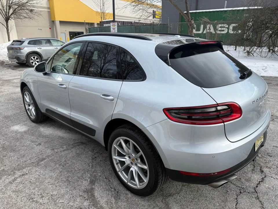 2016 Porsche Macan S - Image 2 of 10