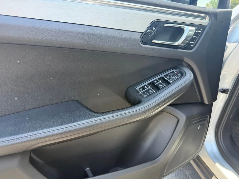 2016 Porsche Macan S - Image 11 of 20