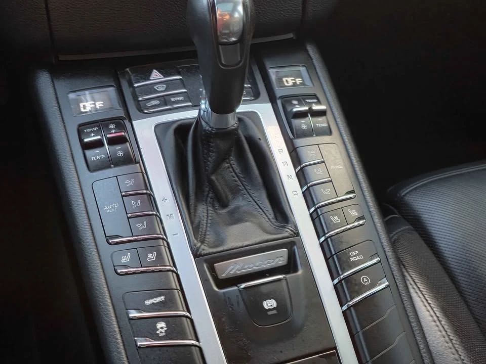 2016 Porsche Macan S - Image 14 of 19
