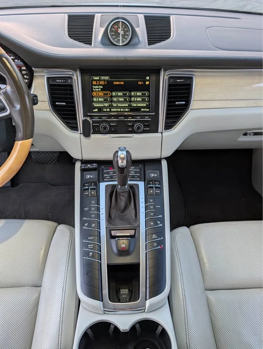 2016 Porsche Macan S - Image 15 of 19