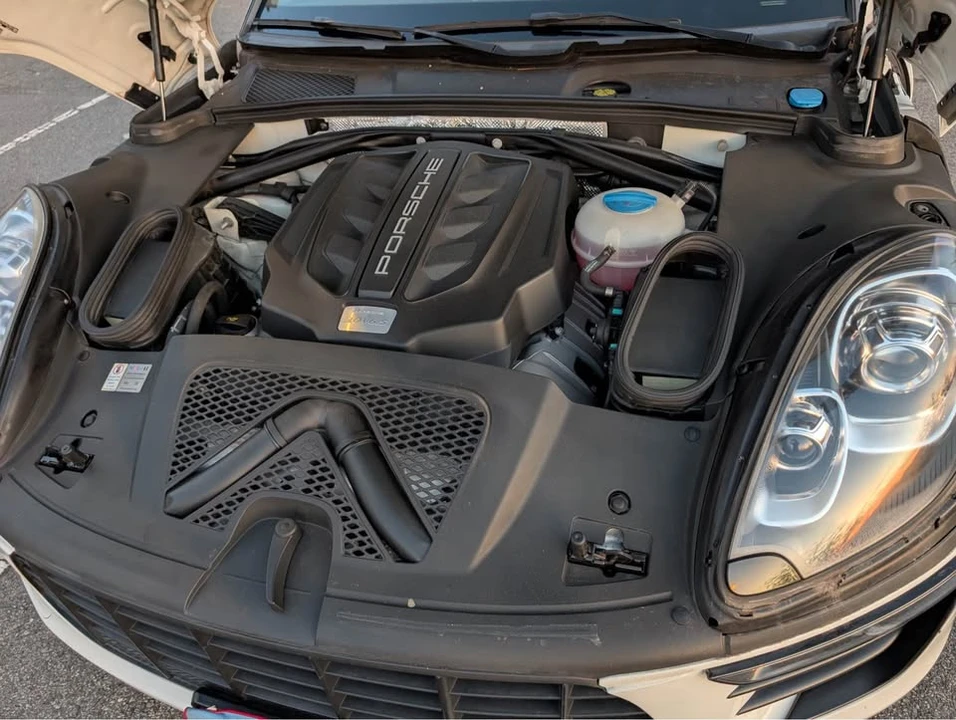 2016 Porsche Macan S - Image 10 of 19