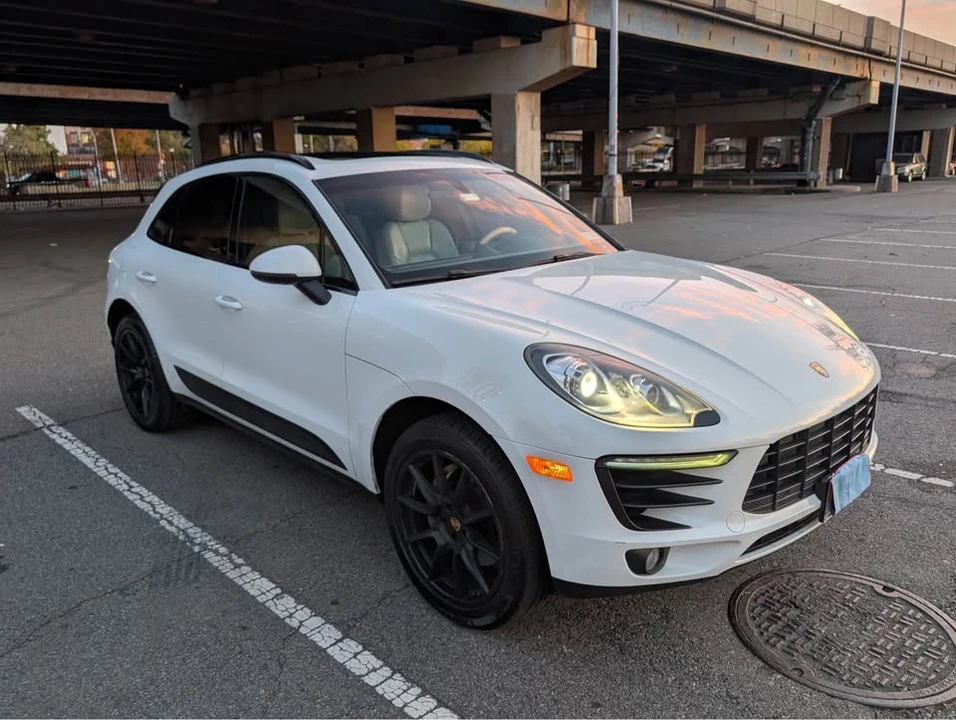 2016 Porsche Macan S - Image 18 of 19