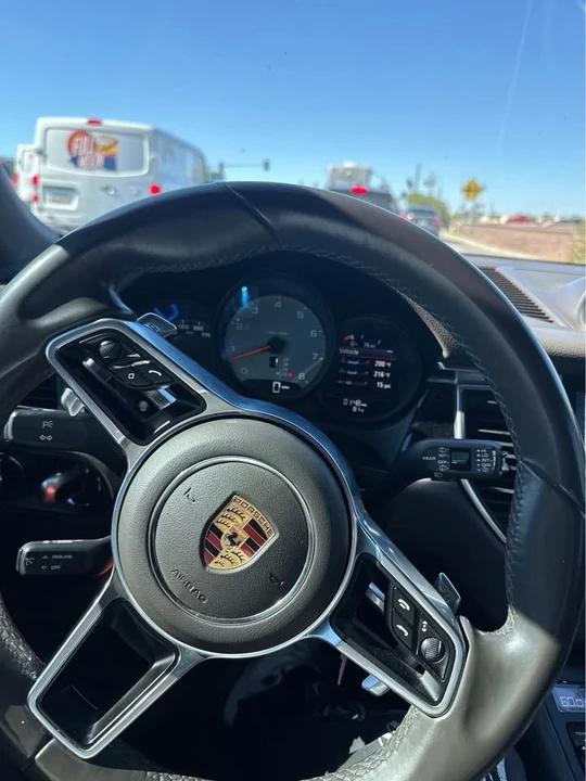 2016 Porsche Macan - Image 11 of 14