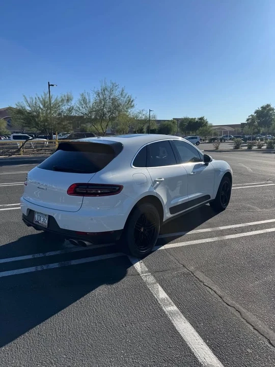 2016 Porsche Macan - Image 13 of 14