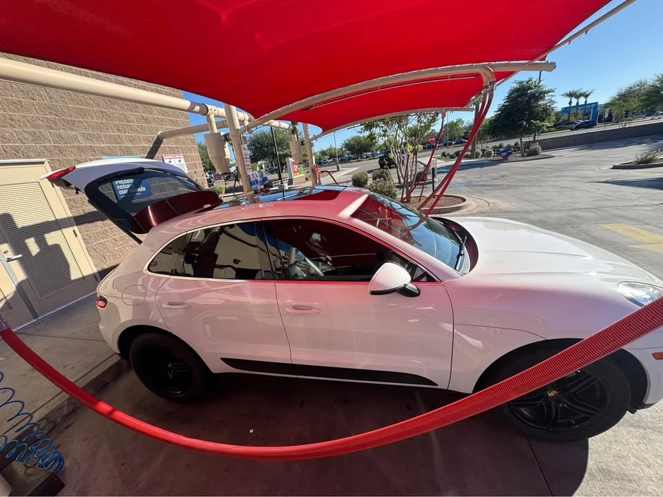 2016 Porsche Macan - Image 8 of 14