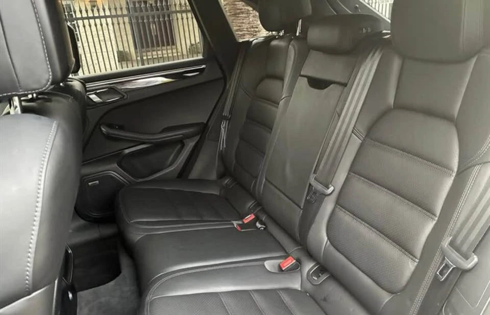 2016 Porsche Macan - Image 9 of 9