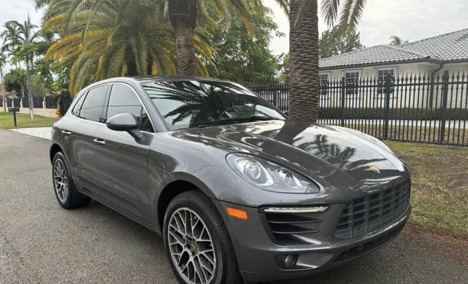 2016 Porsche Macan - Image 2 of 9