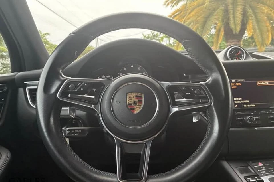 2016 Porsche Macan - Image 6 of 9