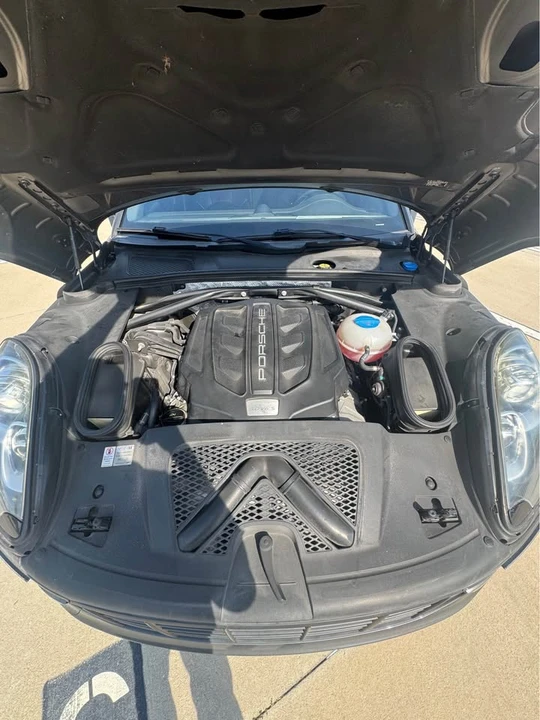 2016 Porsche Macan - Image 11 of 12