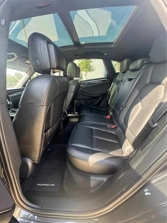 2016 Porsche Macan - Image 7 of 12