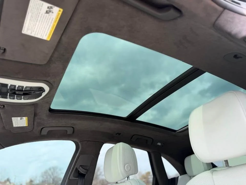 2016 Porsche Macan Turbo - Image 19 of 20