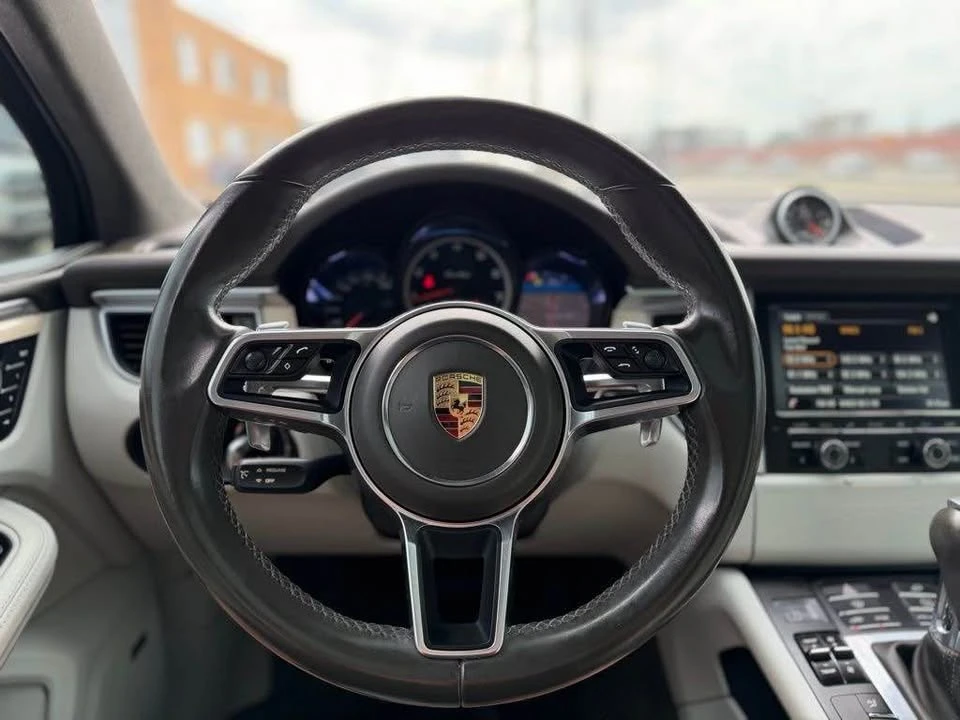 2016 Porsche Macan Turbo - Image 8 of 20