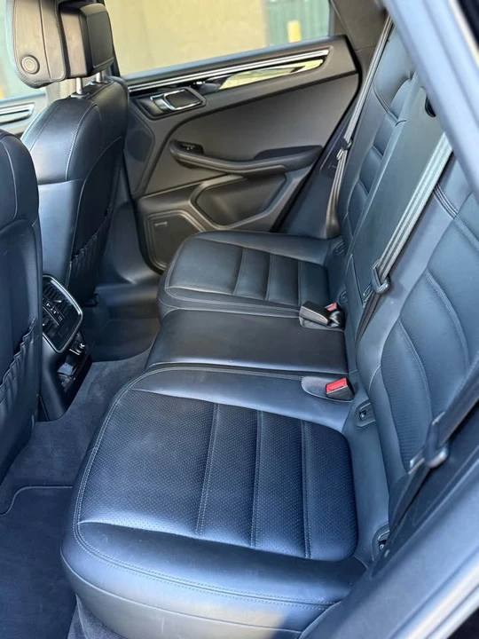 2016 Porsche Macan Turbo - Image 8 of 9