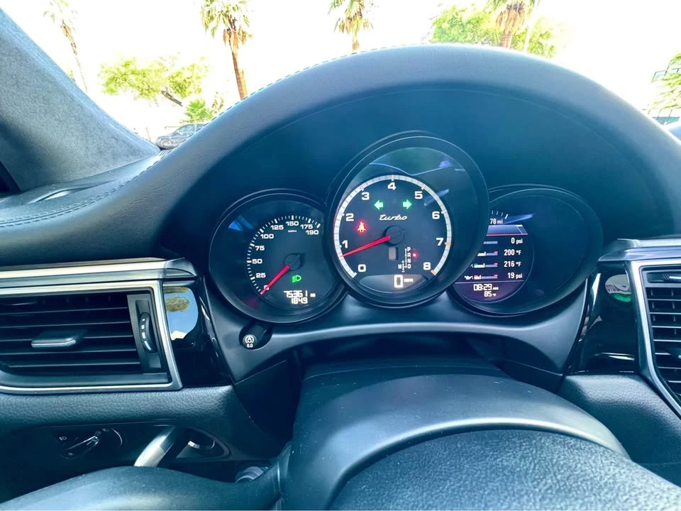 2016 Porsche Macan Turbo - Image 12 of 16