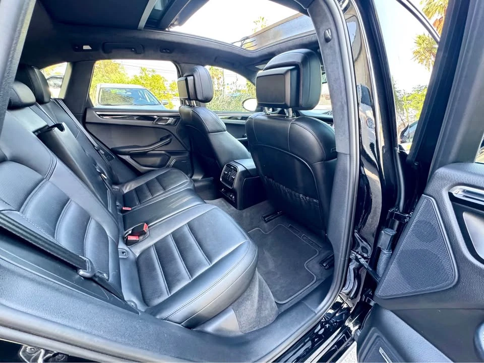2016 Porsche Macan Turbo - Image 8 of 16