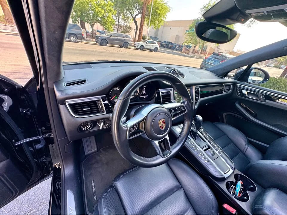 2016 Porsche Macan Turbo - Image 11 of 16