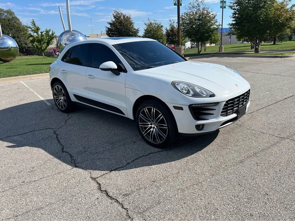 2016 Porsche Macan Turbo - Image 4 of 15