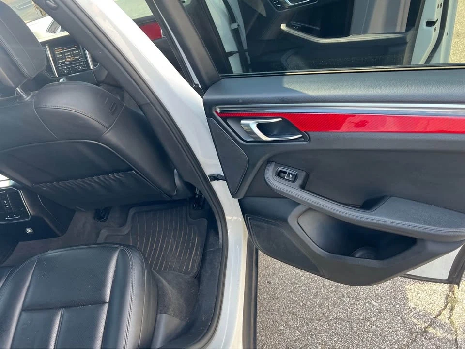 2016 Porsche Macan Turbo - Image 10 of 15