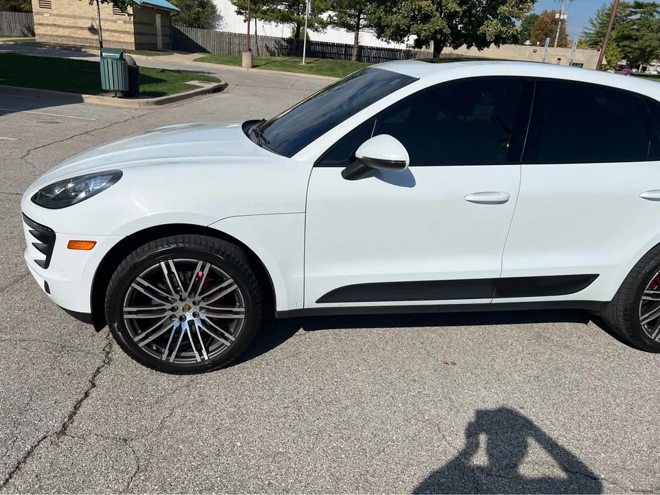 2016 Porsche Macan Turbo - Image 2 of 14