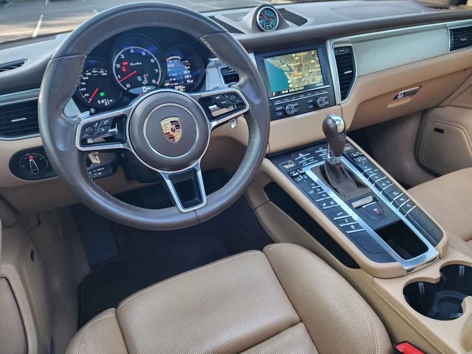 2016 Porsche Macan Turbo - Image 17 of 19