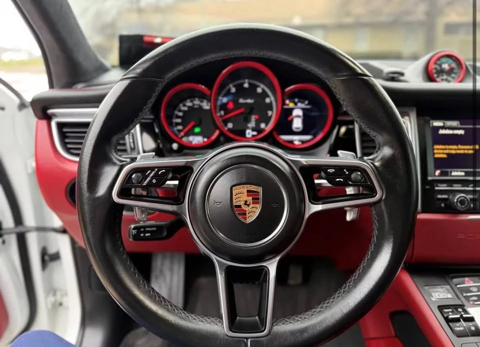 2016 Porsche Macan Turbo - Image 10 of 15