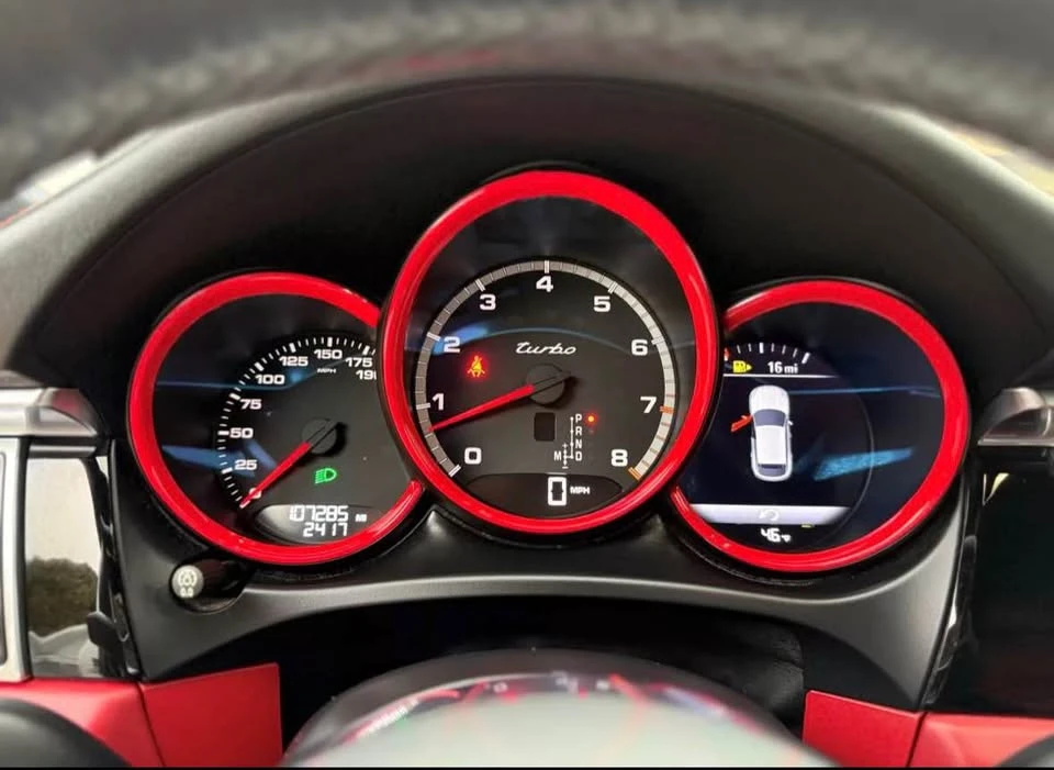 2016 Porsche Macan Turbo - Image 11 of 15