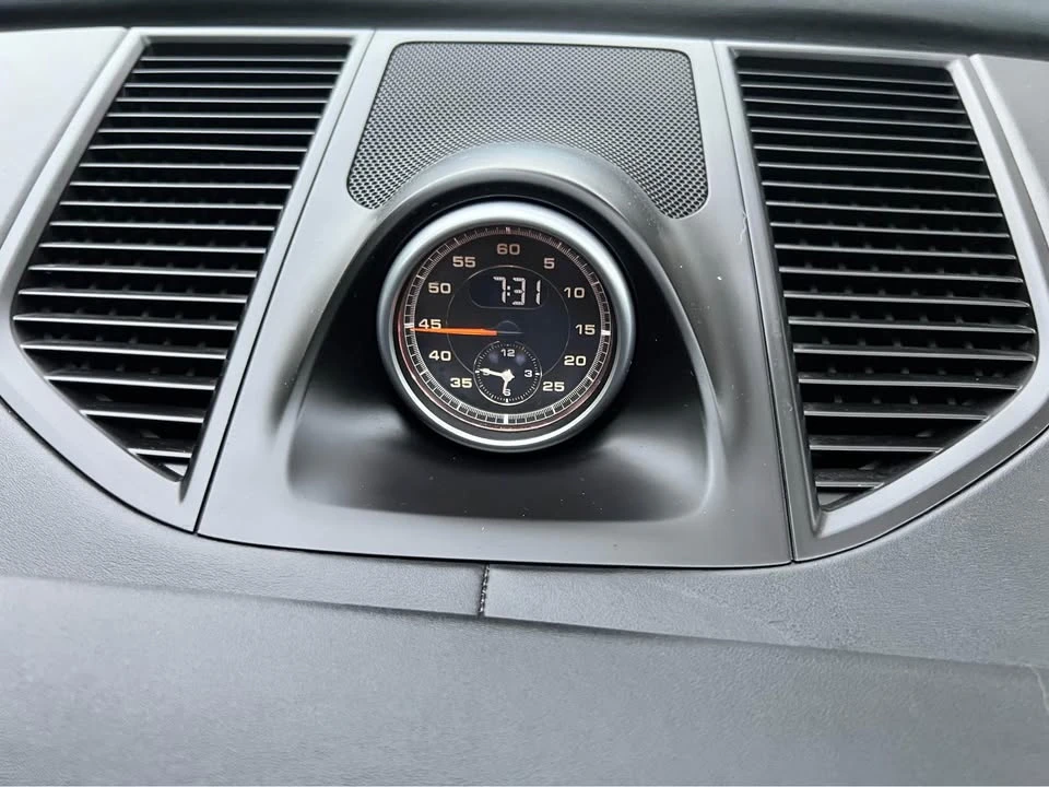 2016 Porsche Macan Turbo - Image 18 of 19