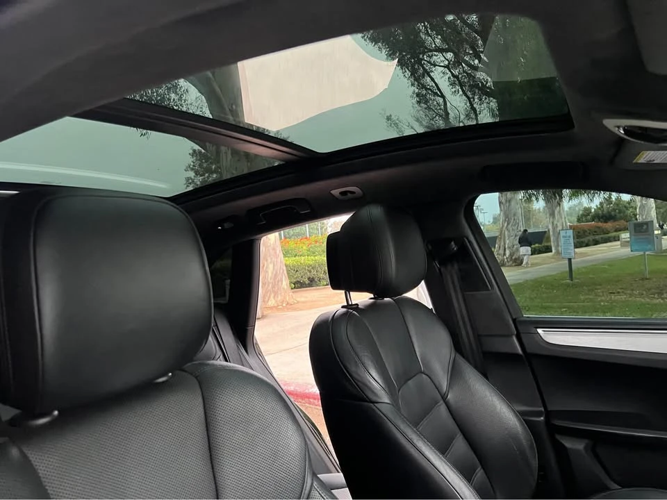2016 Porsche Macan Turbo - Image 15 of 19