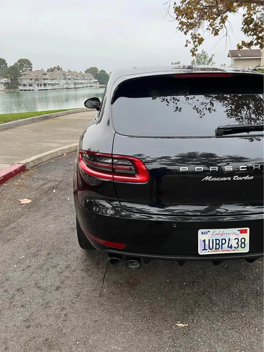 2016 Porsche Macan Turbo - Image 11 of 19