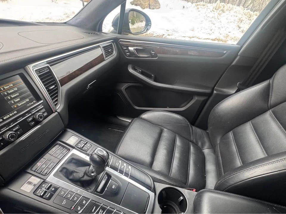 2016 Porsche Macan Turbo - Image 6 of 9