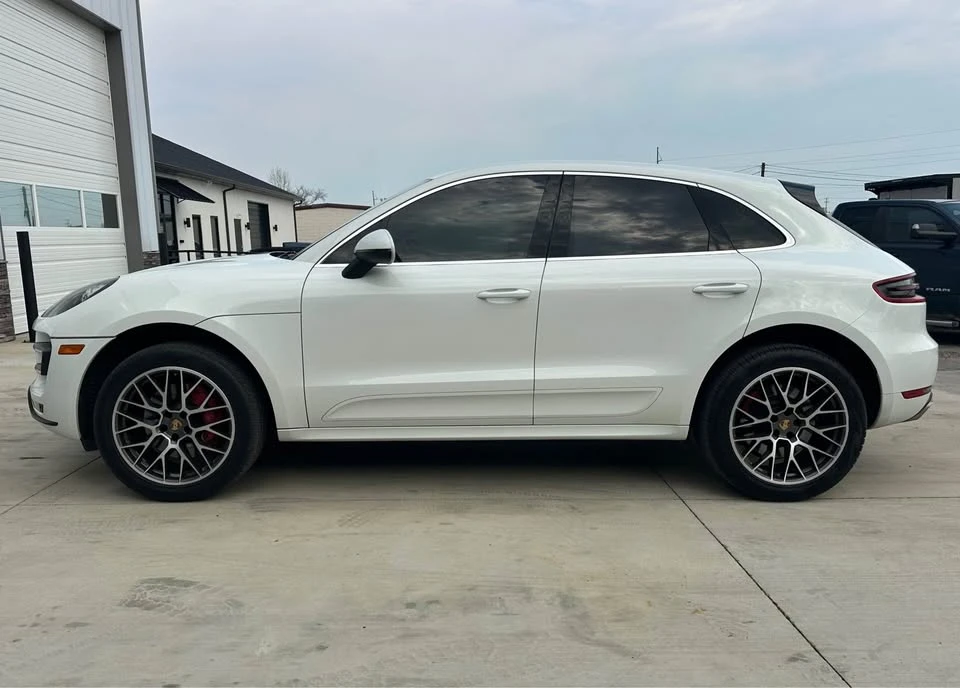 2016 Porsche Macan Turbo - Image 3 of 16