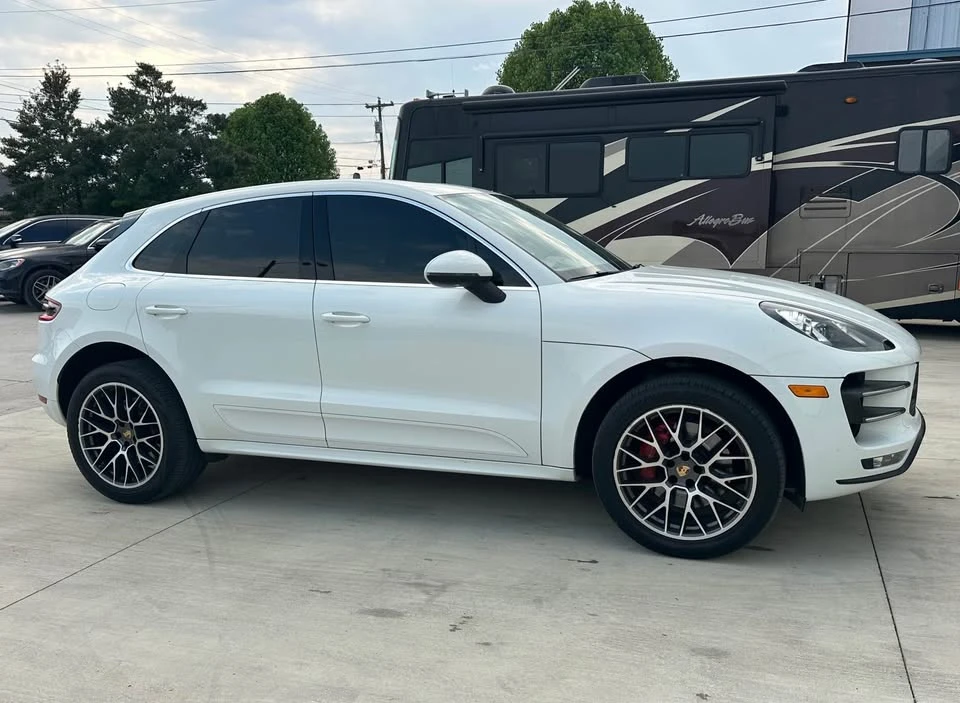 2016 Porsche Macan Turbo - Image 5 of 16