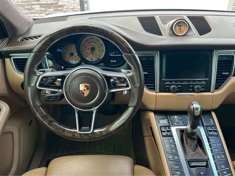 2016 Porsche Macan Turbo - Image 14 of 16