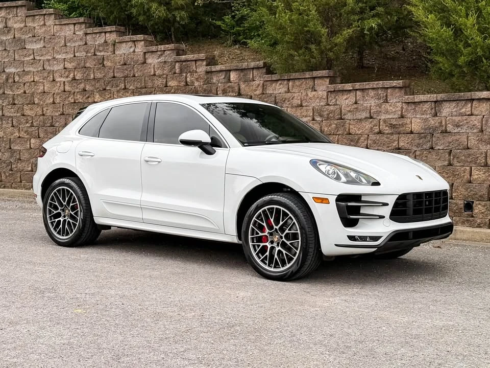 2016 Porsche Macan Turbo - Image 19 of 20