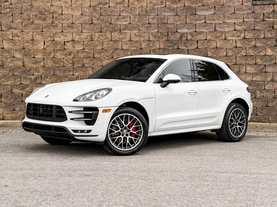 2016 Porsche Macan Turbo - Image 14 of 20