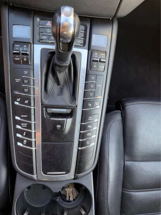 2016 Porsche Macan Turbo - Image 10 of 10