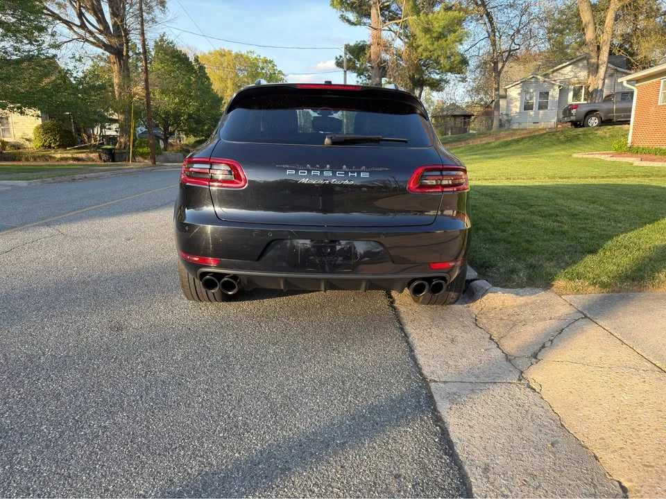 2016 Porsche Macan Turbo - Image 6 of 10