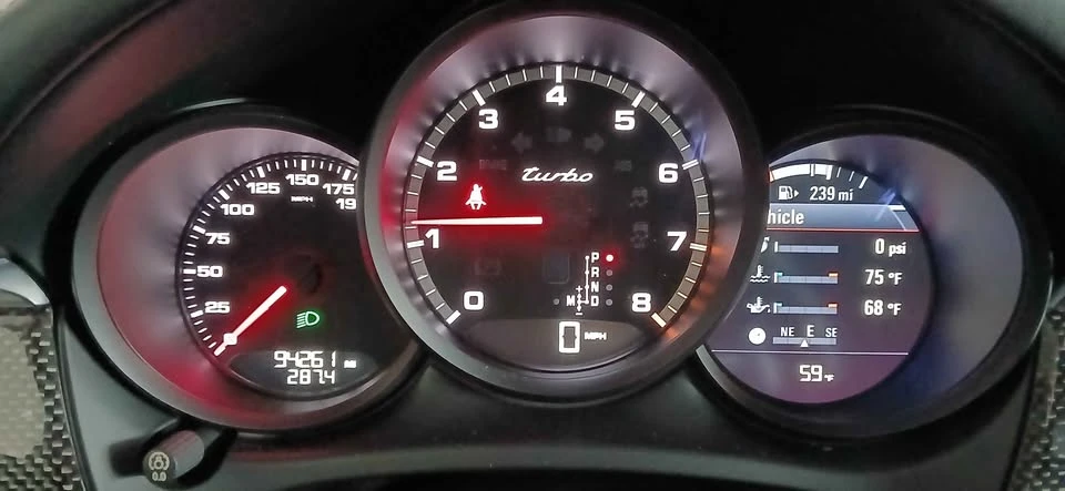 2016 Porsche Macan Turbo - Image 14 of 15