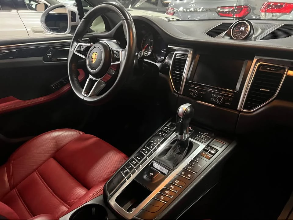 2016 Porsche Macan Turbo - Image 8 of 13