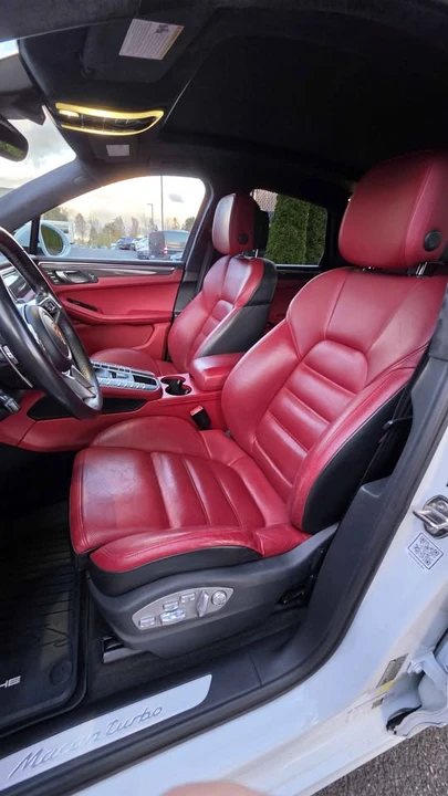2016 Porsche Macan Turbo - Image 9 of 15